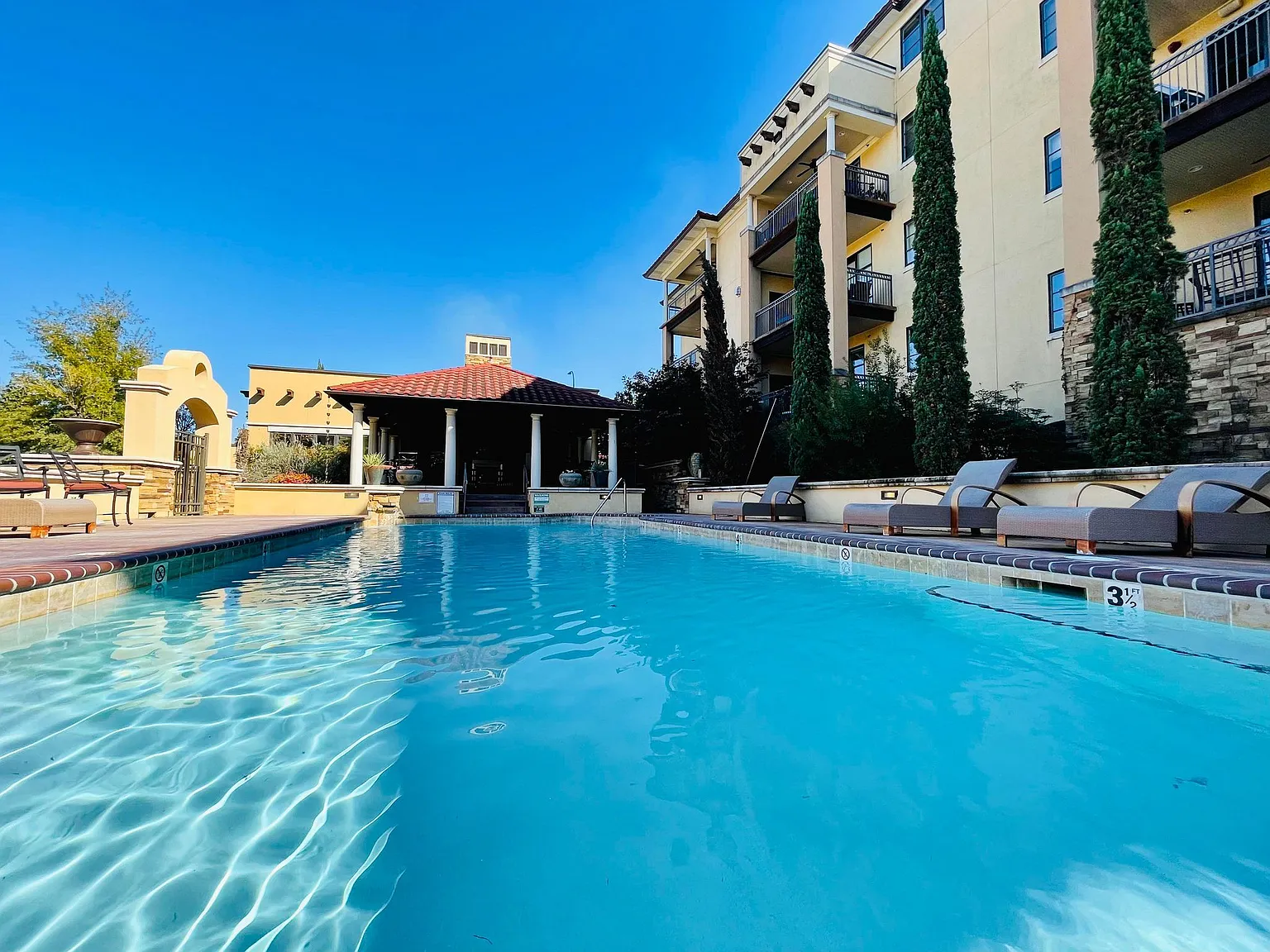 2 bed, 1418 sqft, $3,400 — Photo 4