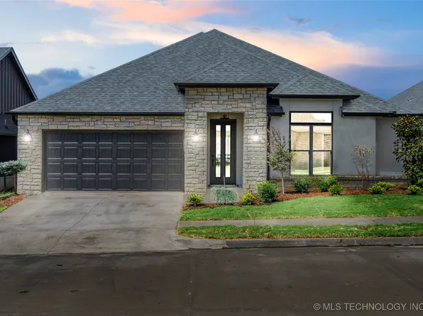 911 W 86th St, Tulsa, OK 74132