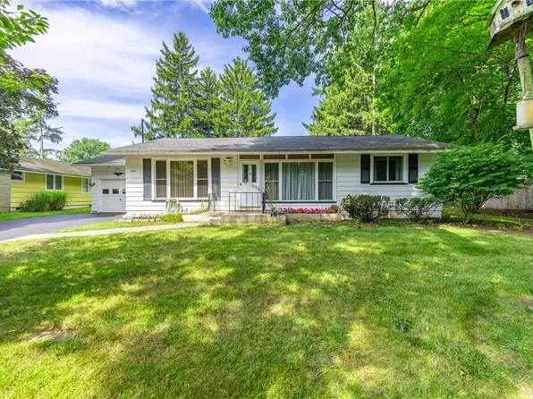 3 Ingram Dr, Rochester, NY 14624