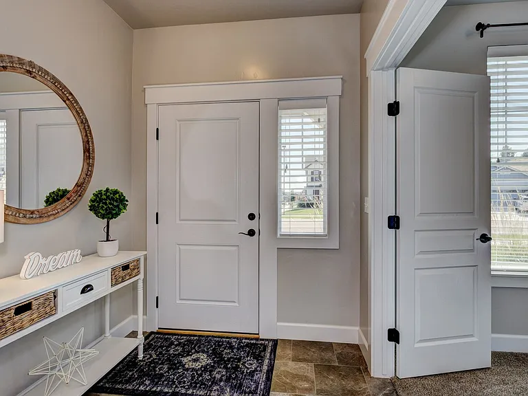 2580 E Blackstone Dr — Photo 5