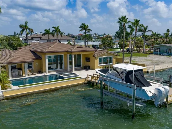 422 55th Ave, Saint Pete Beach, FL 33706