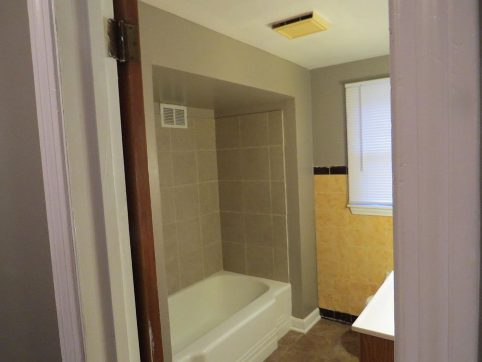 1st image of 421 Old Shay Ln #B