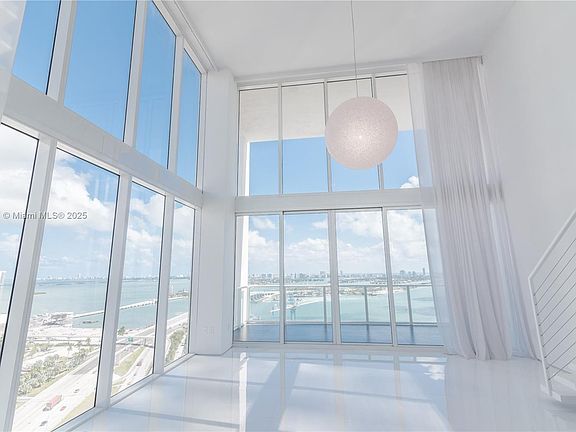 4th image of 1040 Biscayne Blvd #U2504