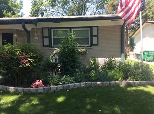 936 Pebble Dr, Wheeling, IL 60090