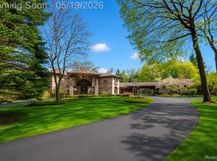 1800 Tiverton Rd, Bloomfield Hills, MI 48304