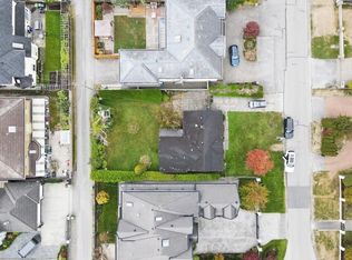 7400 Broadmoor Blvd, Richmond, BC V7A 1A5