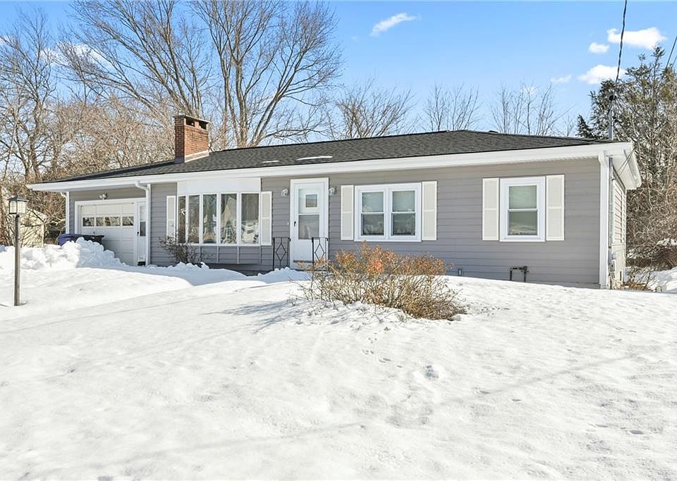 1st image of 14 Winthrop St E