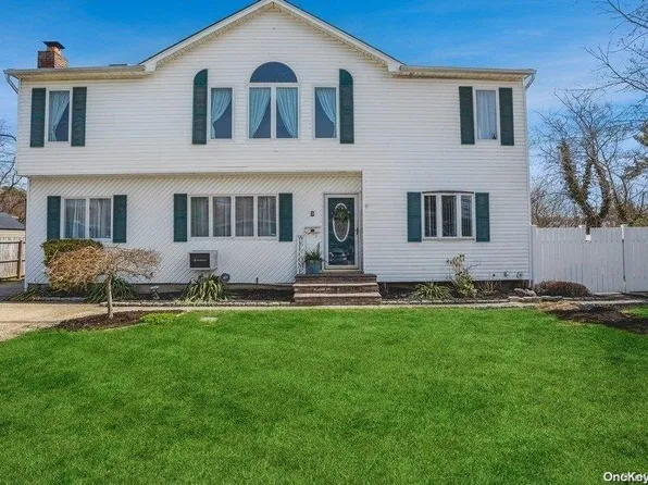 9 Neptune Avenue, East Patchogue, NY 11772