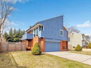 180 Loftus Cir, Bridgeport, CT 06606