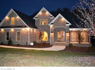 1355 Driftwood Acres Dr, Kernersville, NC 27284