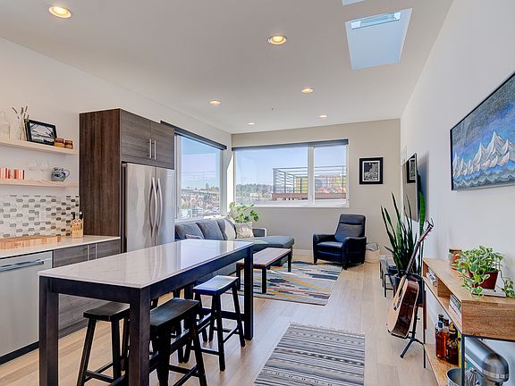 4th image of 3920 1st Ave NE Unit F