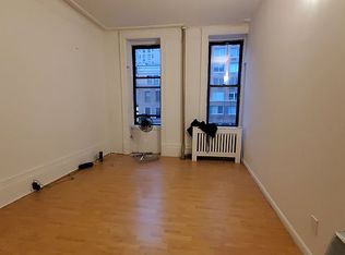 220 W 72nd St APT 3F, New York, NY 10023