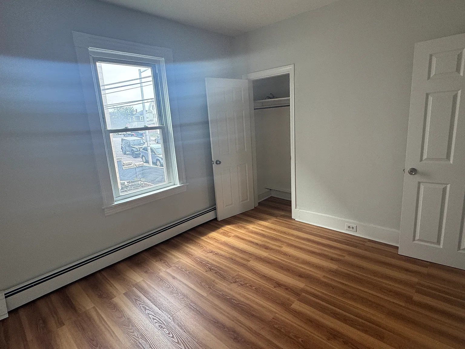 3 bed, 1100 sqft, $2,300 — Photo 3