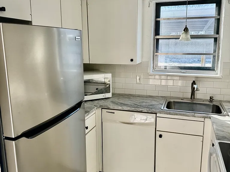 2422 E 59th Ct #4 — Photo 10