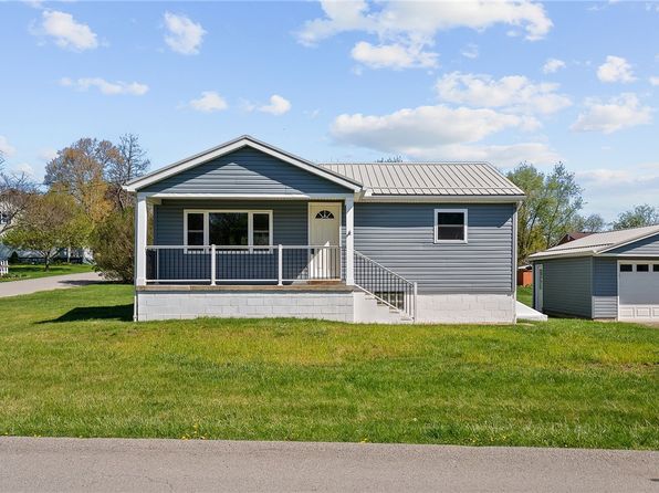 132 Charity Dr, Aliquippa, PA 15001