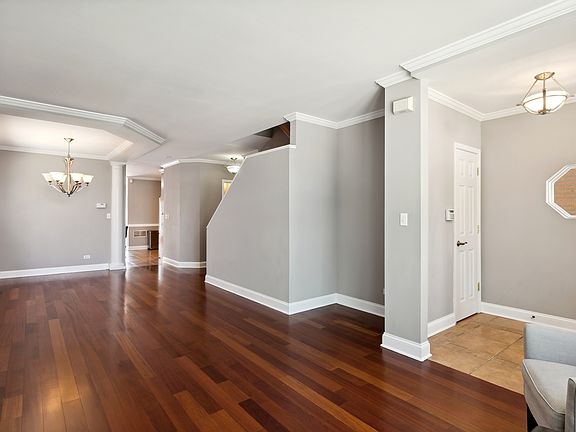 3rd image of 4819 W Gunnison St