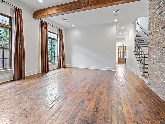 5th image of 4936 Mimosa St