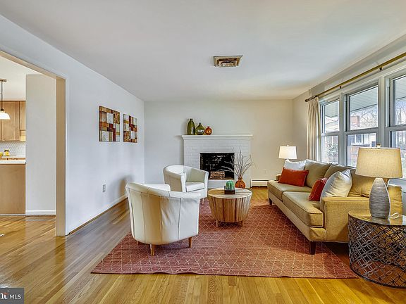 4th image of 2303 Lory Ct