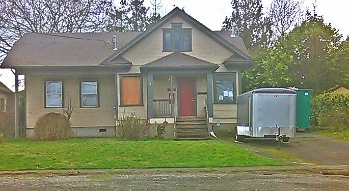 Front of House (Before)
