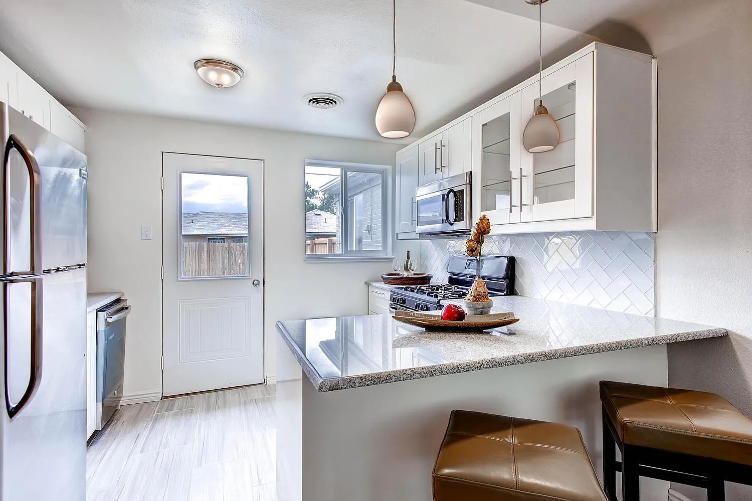 3627 Holly St — Photo 3