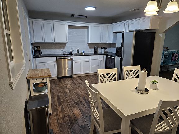 3rd image of 333 Rosehart Ave