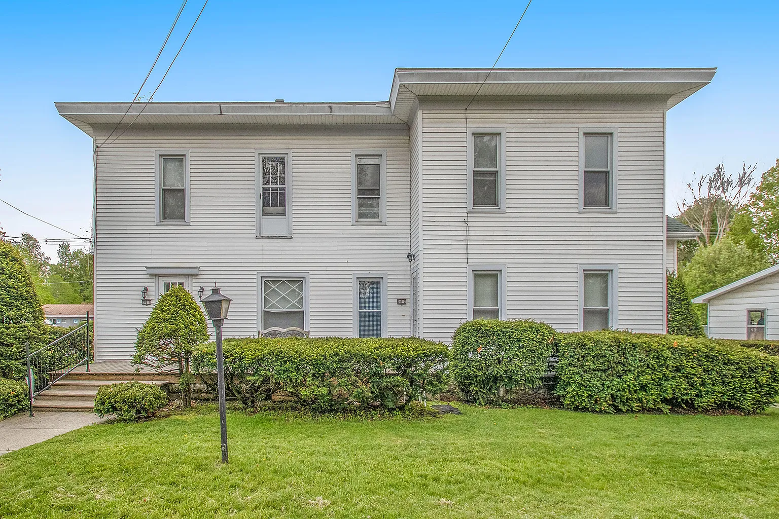 205 W Burr Oak St photo 1