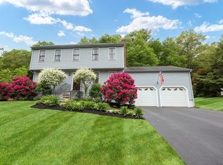 36 Hammond Rd, Hopedale, MA 01747