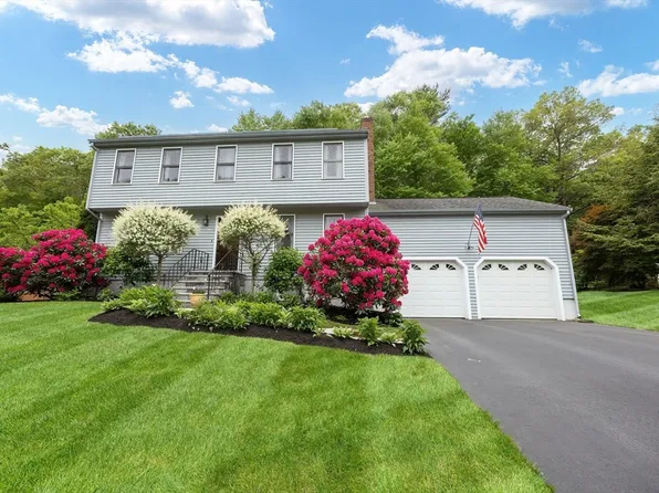 36 Hammond Rd, Hopedale, MA 01747