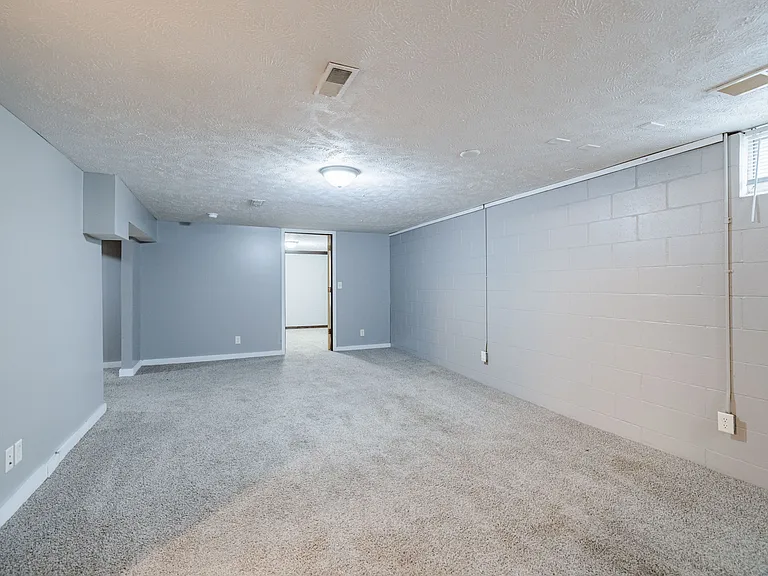 2991 Holdrege St — Photo 31