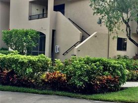 7344 Clunie Pl