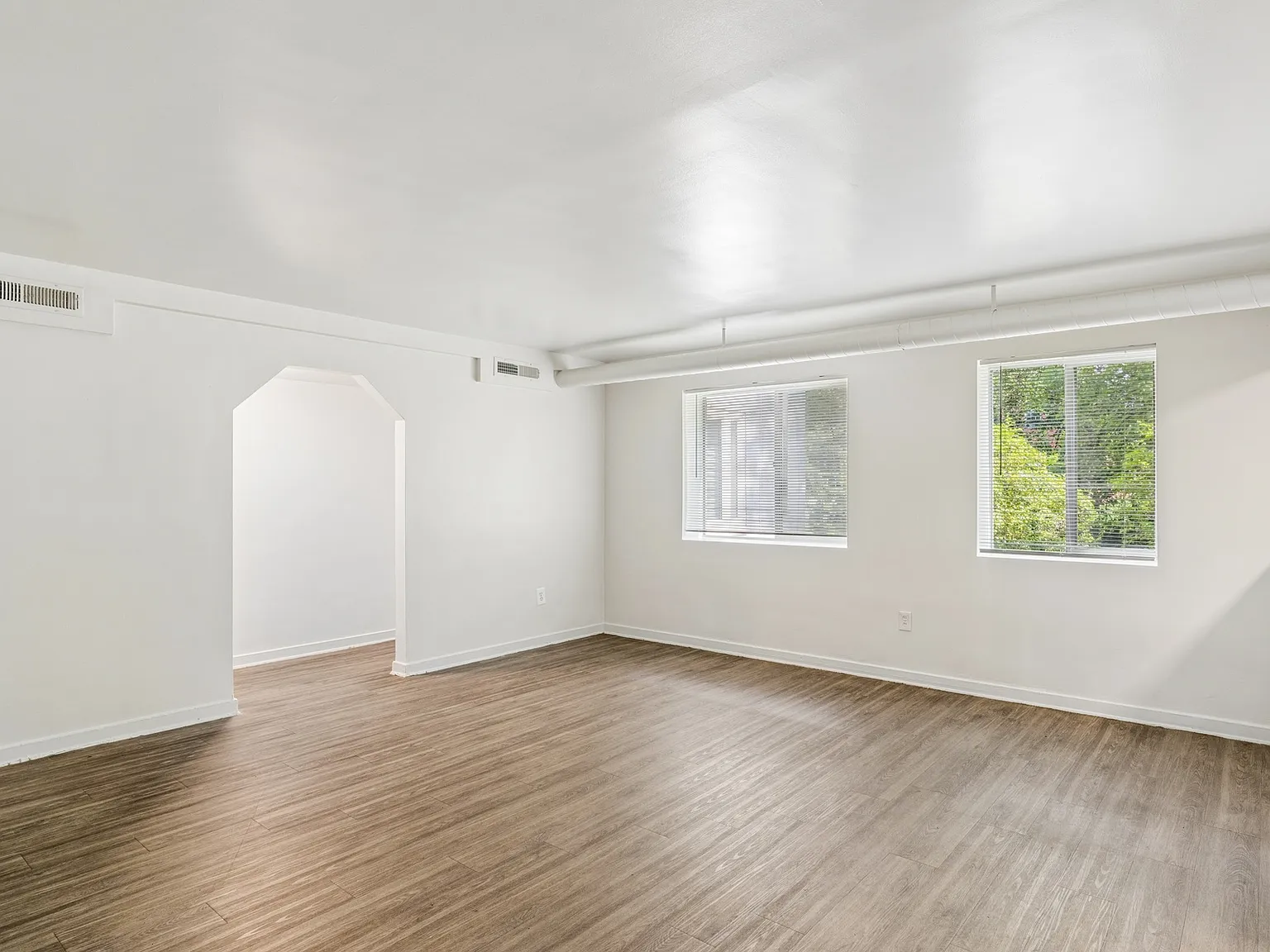 Parkwood Apartments — Photo 4