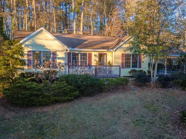 46 Ivar St, Franklin, NC 28734