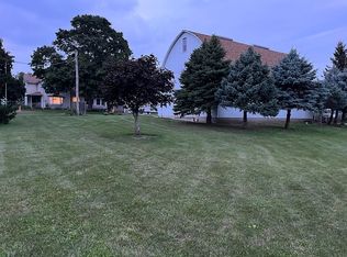 30784 Holly Rd, Sterling, IL 61081