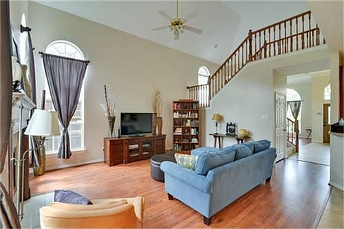 4th image of 1733 Marian Ln