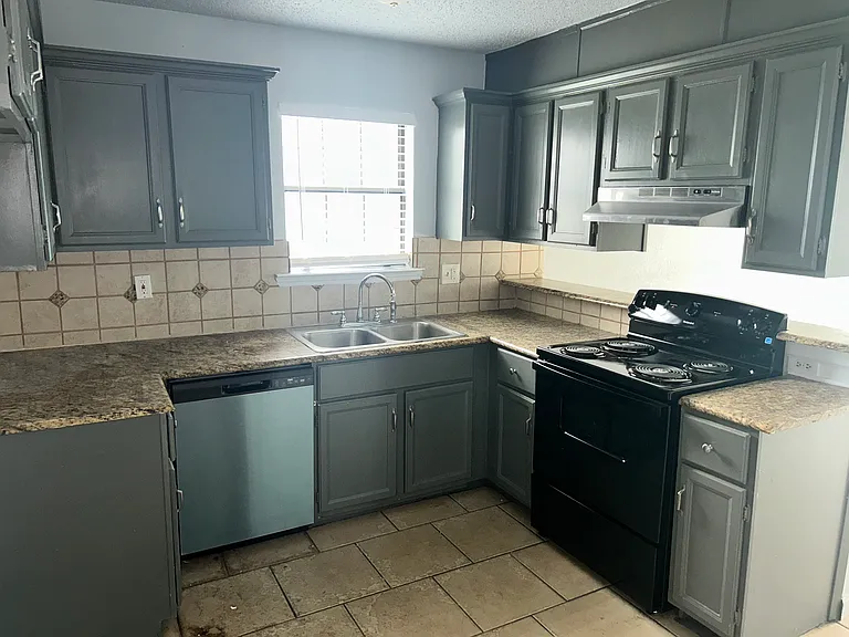 4957 Miller Ave — Photo 9