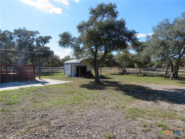 13860 State Highway 111 N, Edna, TX 77957