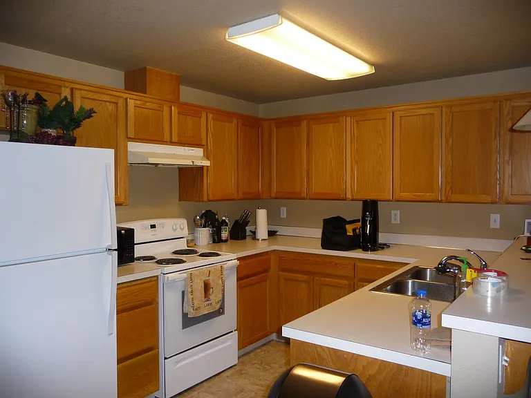 705 Yellow Bird Ln NE — Photo 4