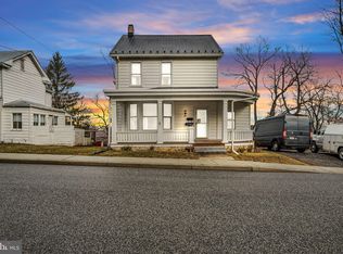 12 Hill St, Mount Holly Springs, PA 17065