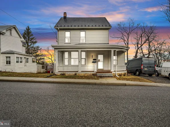 12 Hill St, Mount Holly Springs, PA 17065