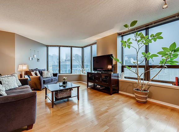 5th image of 400 N La Salle Dr APT 3008