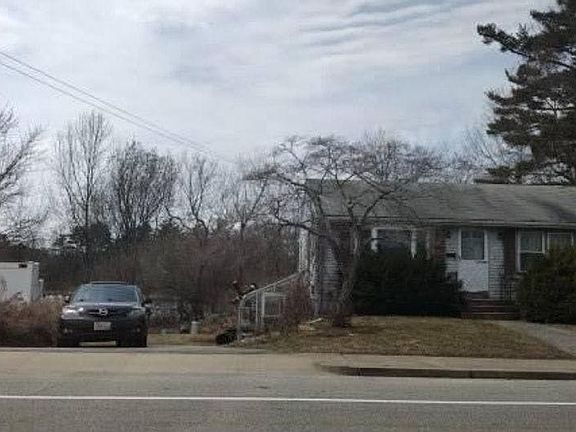 3rd image of 85 Hopkins Hill Rd