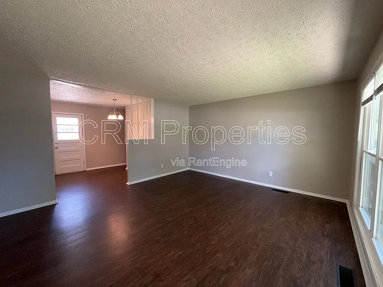 900 Miami Blvd — Photo 3