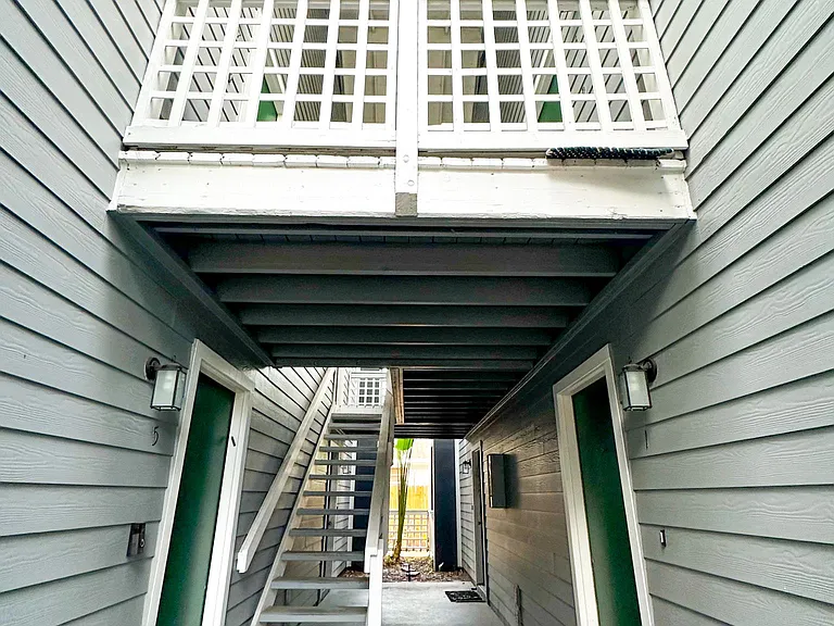 606 S Albany Ave #3 — Photo 2