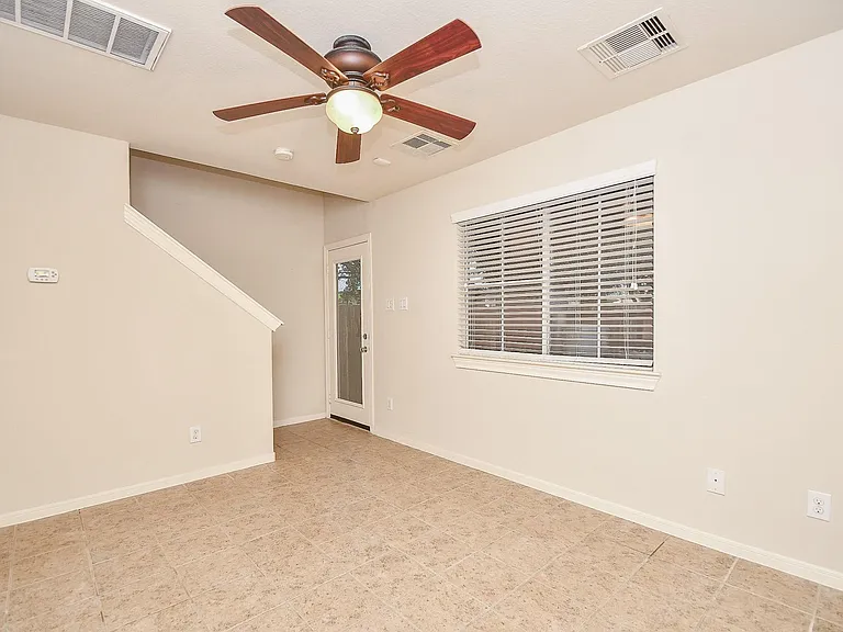 3126 Clearview Cir — Photo 25