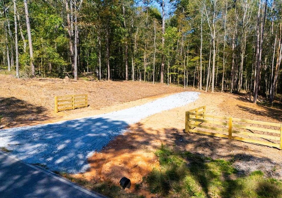 2nd image of 224 Maley Rd