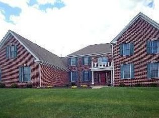 8 Stone Meadow Ct, Plainsboro, NJ 08536