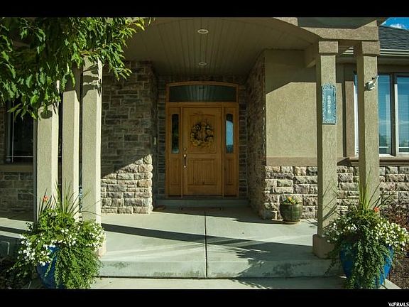 4th image of 2976 E Canyon Crest Dr