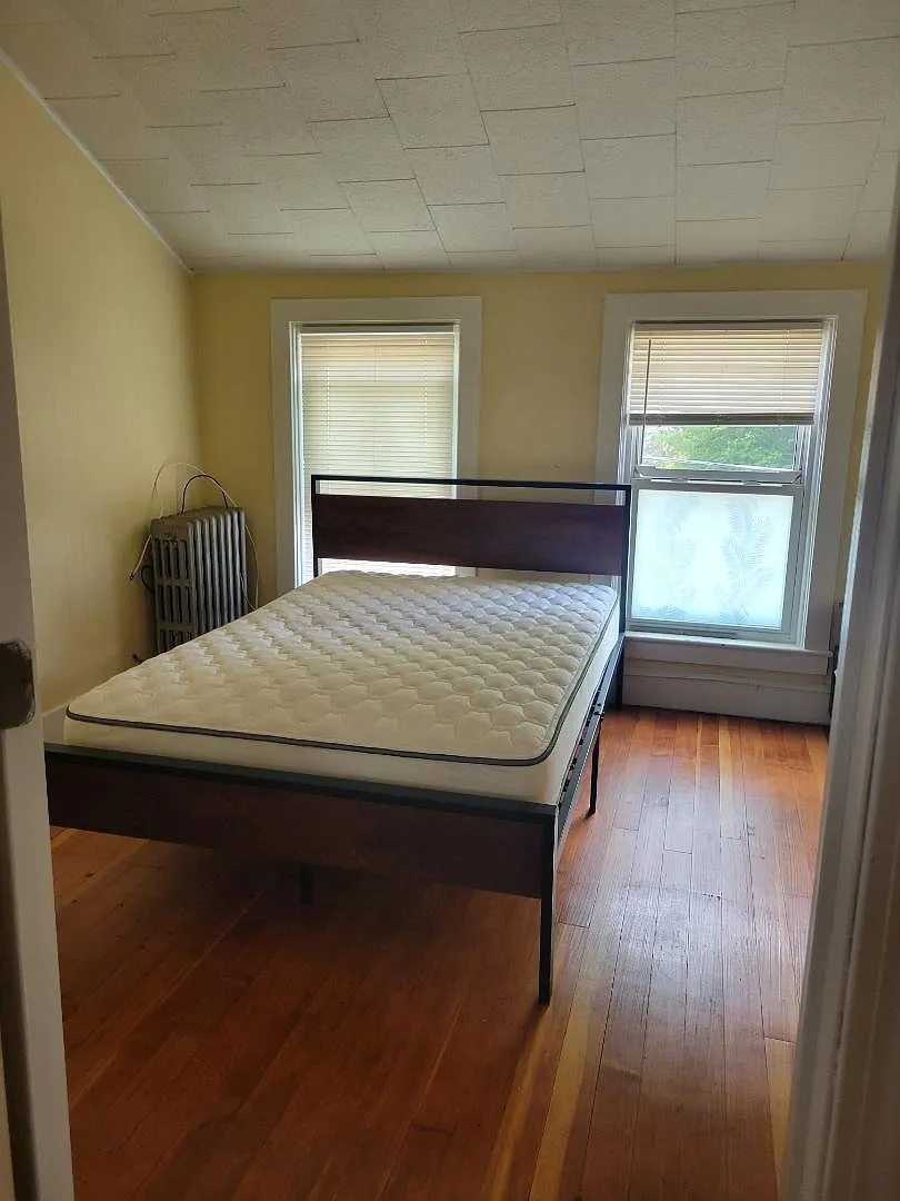 Unit Photo - 22 Fruit St #3