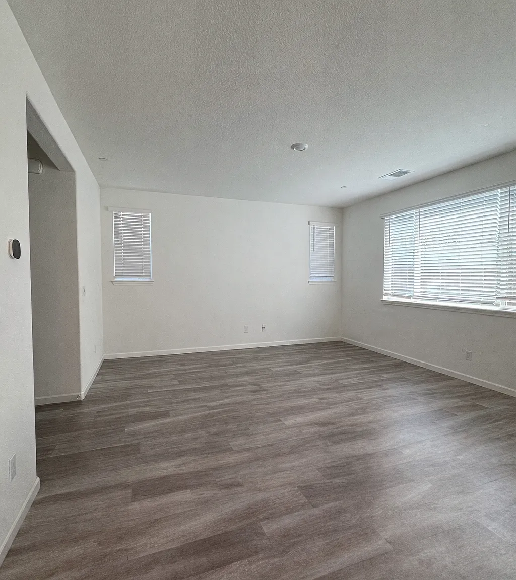 3 bed, 2.5 bath, 1832 sqft, $3,250 — Photo 4