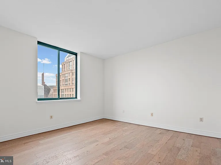 414 Water St #2903 — Photo 23